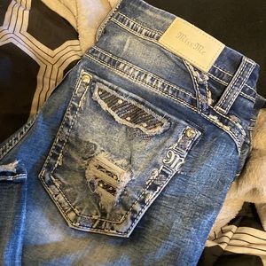 The actual size is 36. Which I think is 18 women. Not sure worn twice.